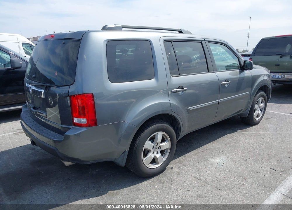 2011 HONDA PILOT EX-L VIN: 5FNYF3H55BB018713