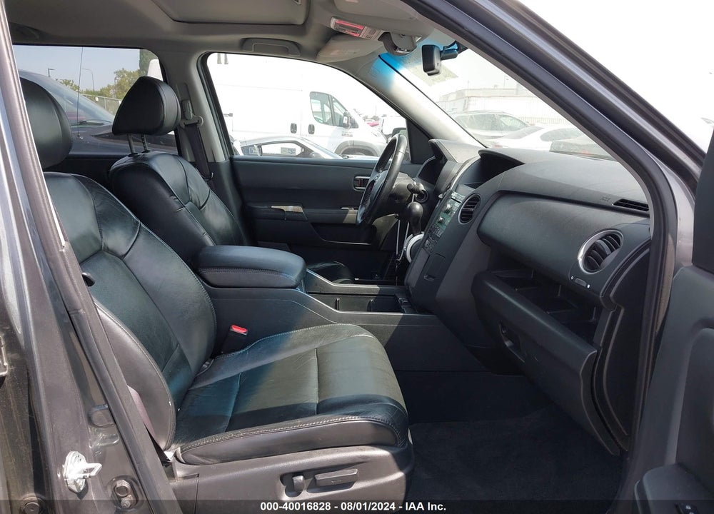 2011 HONDA PILOT EX-L VIN: 5FNYF3H55BB018713