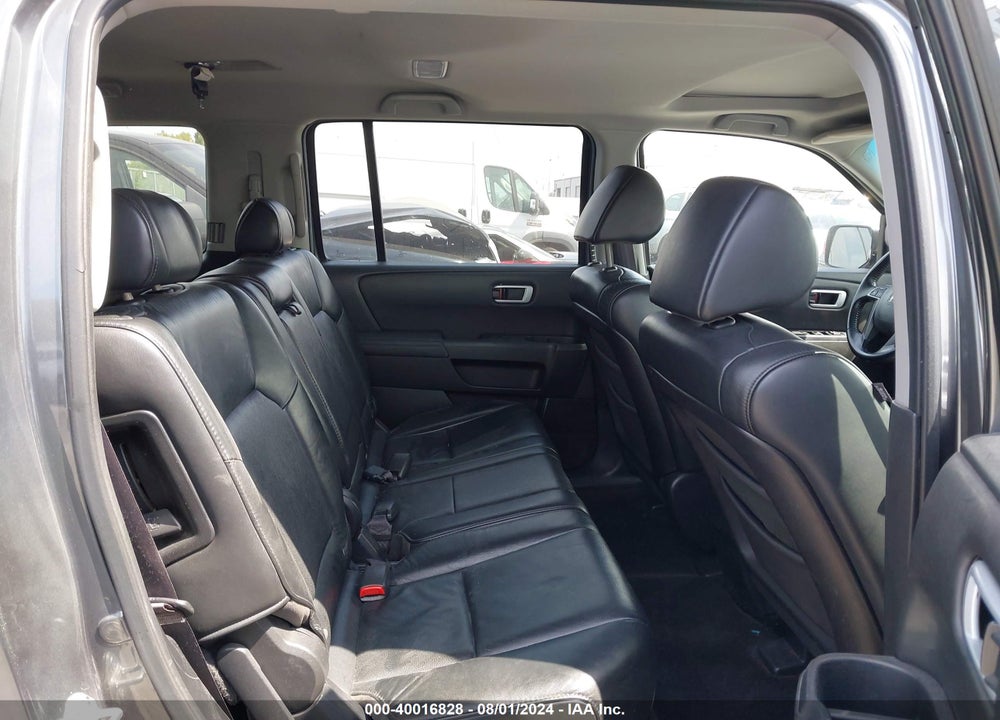 2011 HONDA PILOT EX-L VIN: 5FNYF3H55BB018713