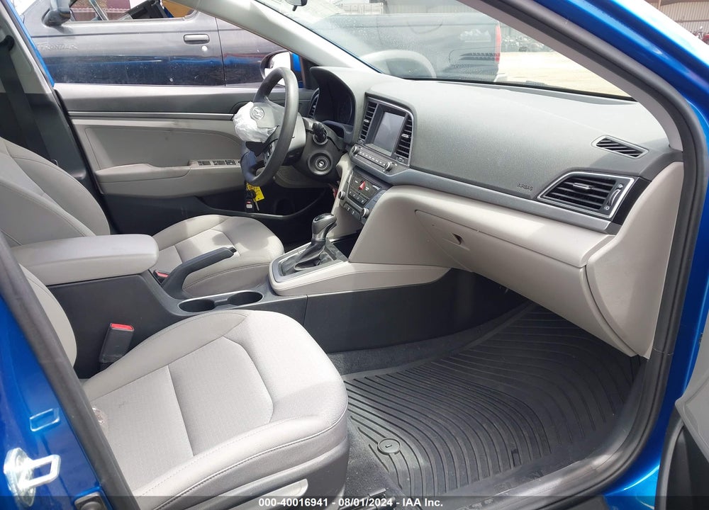 2018 HYUNDAI ELANTRA SE VIN: 5NPD74LF5JH401844