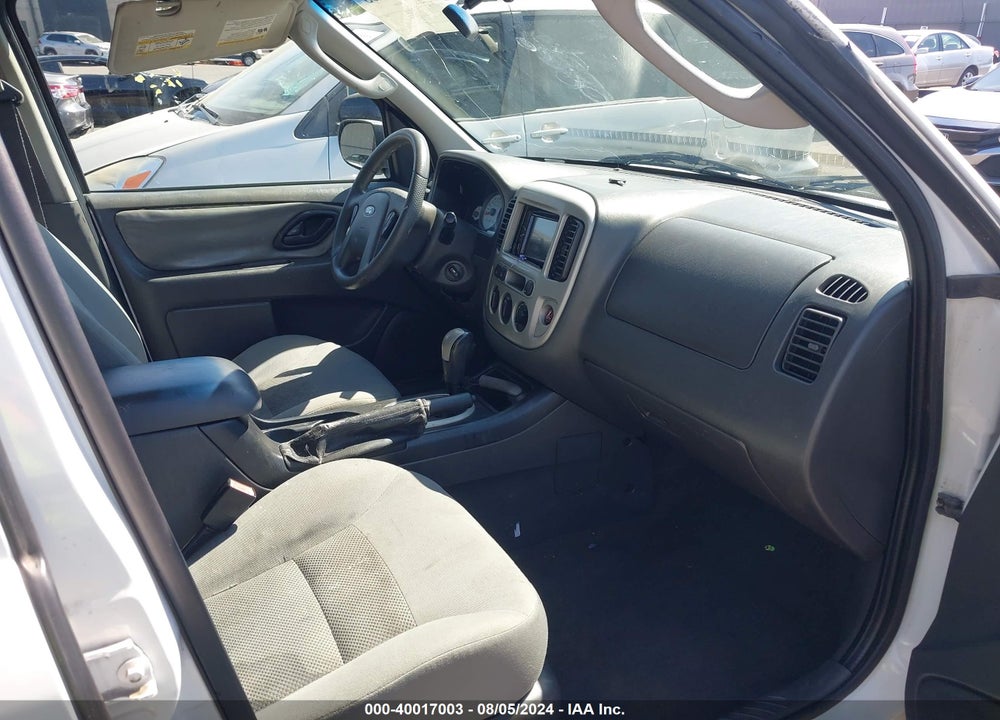 2005 FORD ESCAPE XLT VIN: 1FMYU93115KE22690