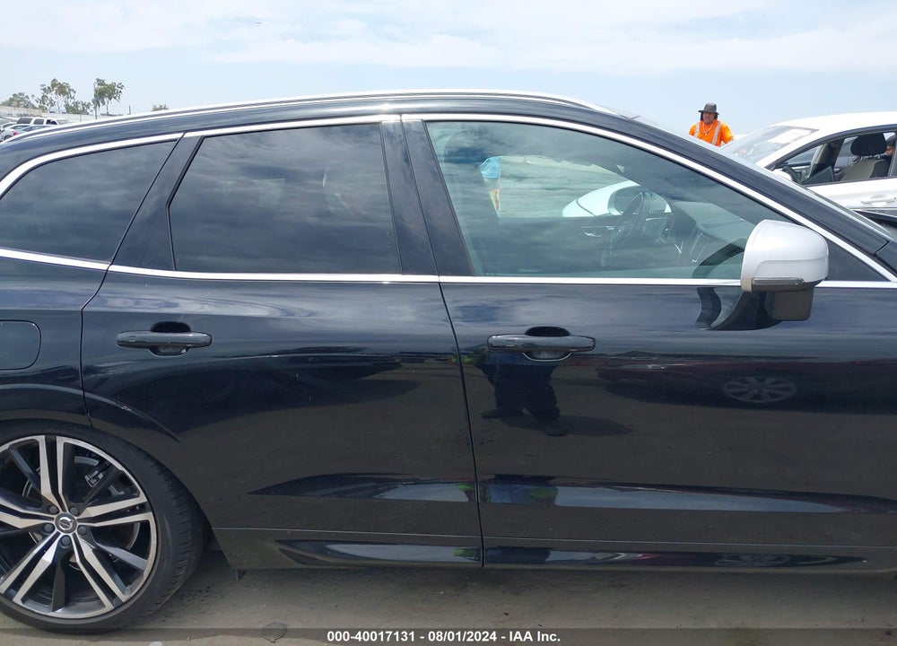2019 VOLVO XC60 HYBRID T8 R-DESIGN VIN: LYVBR0DM5KB236967