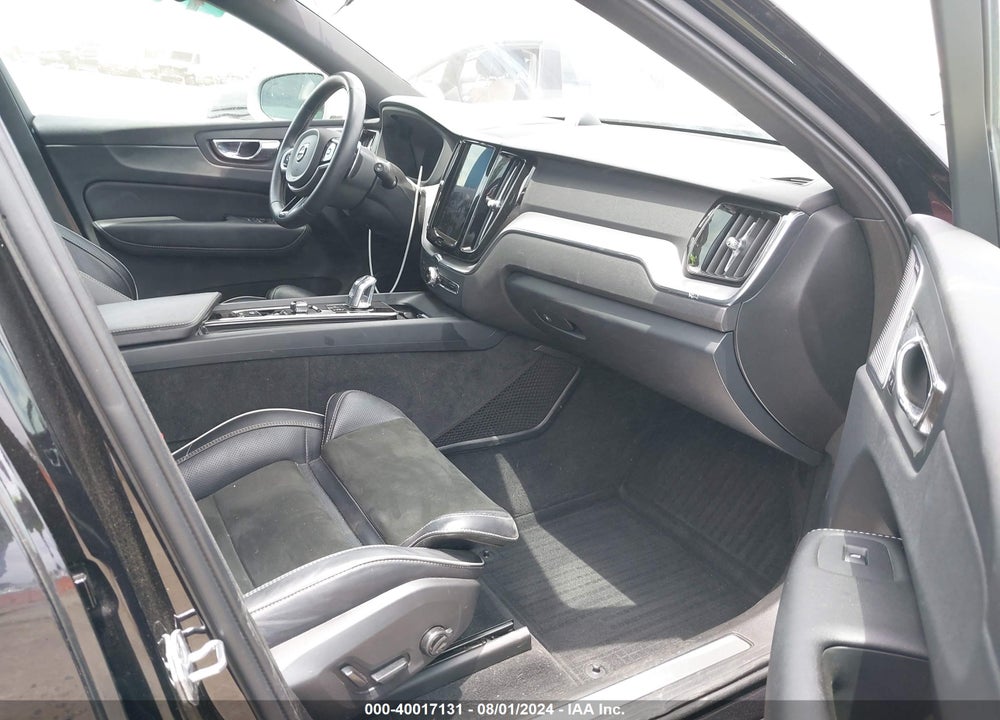 2019 VOLVO XC60 HYBRID T8 R-DESIGN VIN: LYVBR0DM5KB236967