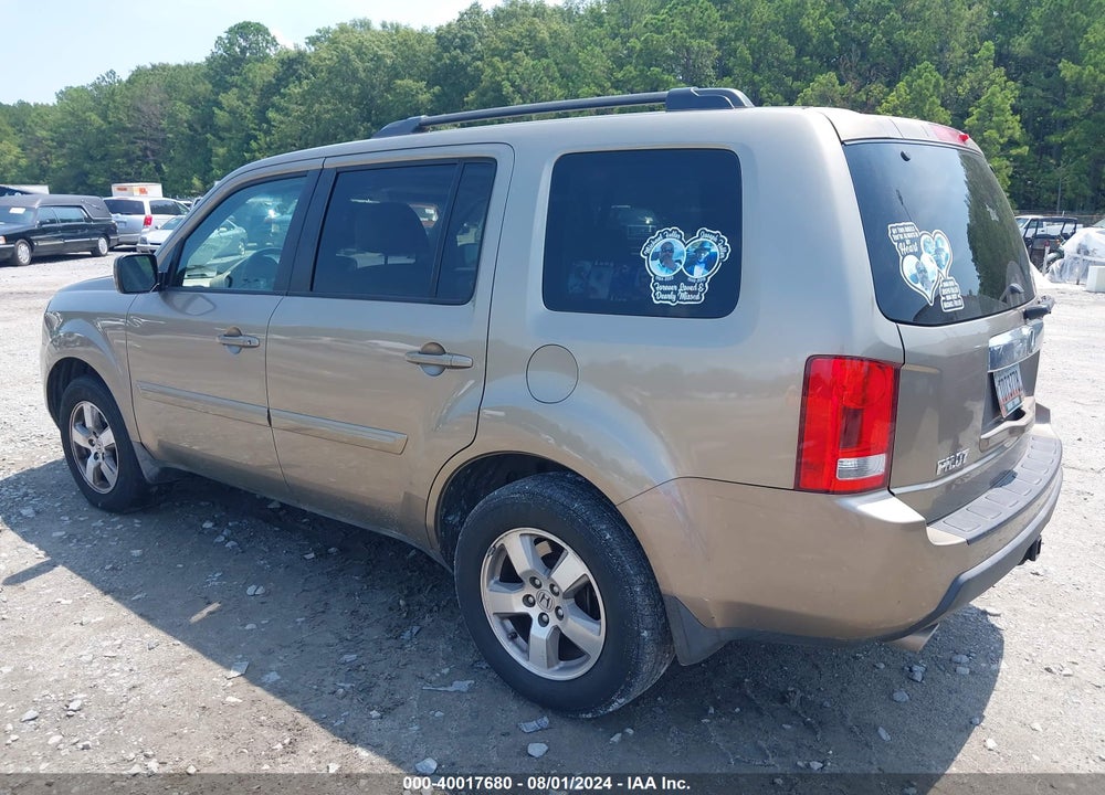 2010 HONDA PILOT EX-L VIN: 5FNYF3H55AB005040
