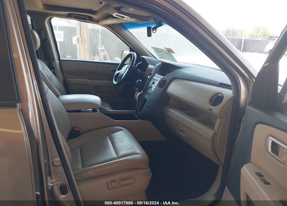 2010 HONDA PILOT EX-L VIN: 5FNYF3H55AB005040