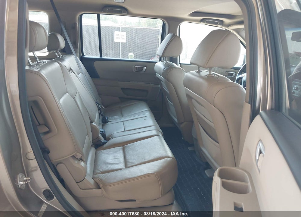 2010 HONDA PILOT EX-L VIN: 5FNYF3H55AB005040