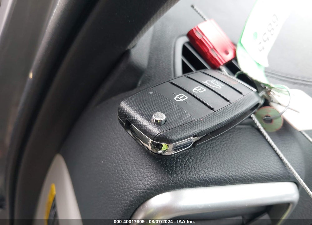 2020 KIA SPORTAGE LX VIN: KNDPMCAC6L7752603