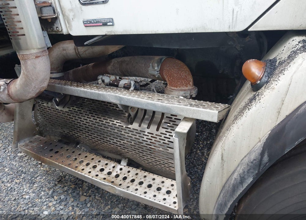 2010 FREIGHTLINER COLUMBIA 112 VIN: 1FVHF0CV4ADAU1922