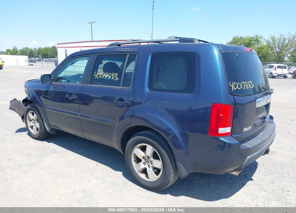 2011 HONDA PILOT EX VIN: 5FNYF4H47BB032089
