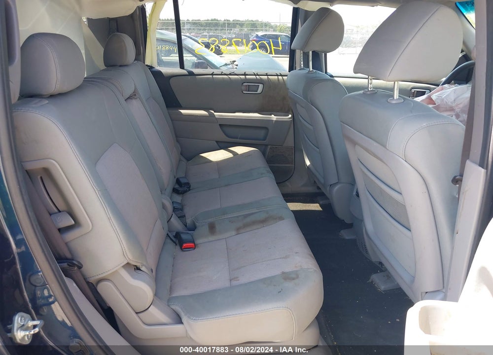 2011 HONDA PILOT EX VIN: 5FNYF4H47BB032089