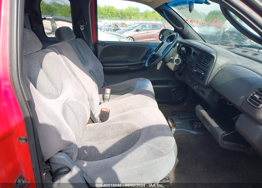 2000 DODGE DAKOTA SLT/SPORT VIN: 1B7GL22N5YS667480