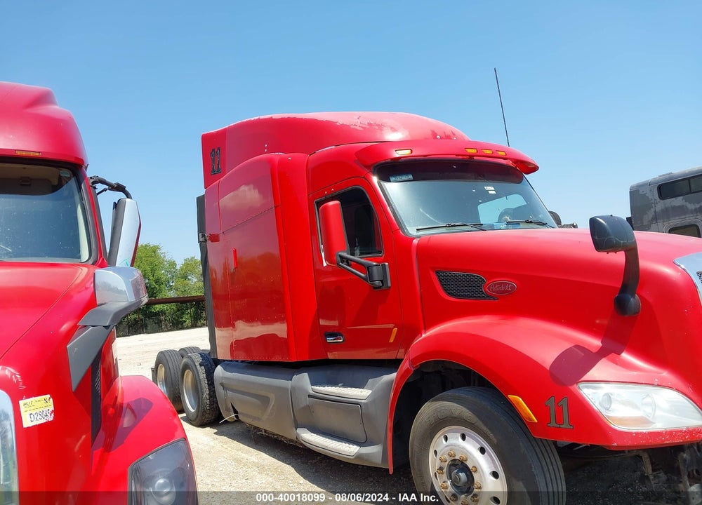 2015 PETERBILT 579 VIN: 1XPBD49X6FD289907