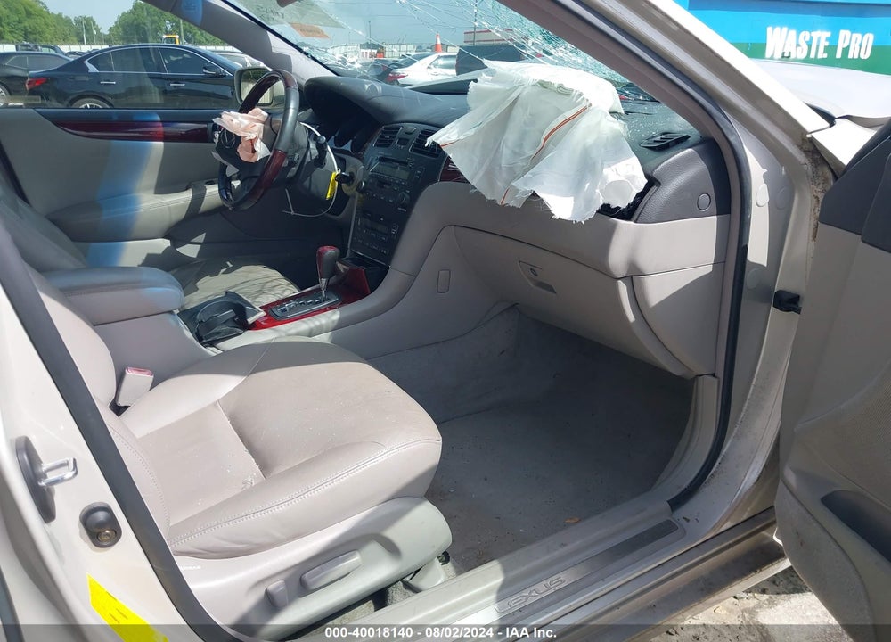 2002 LEXUS ES 300 VIN: JTHBF30G620016226