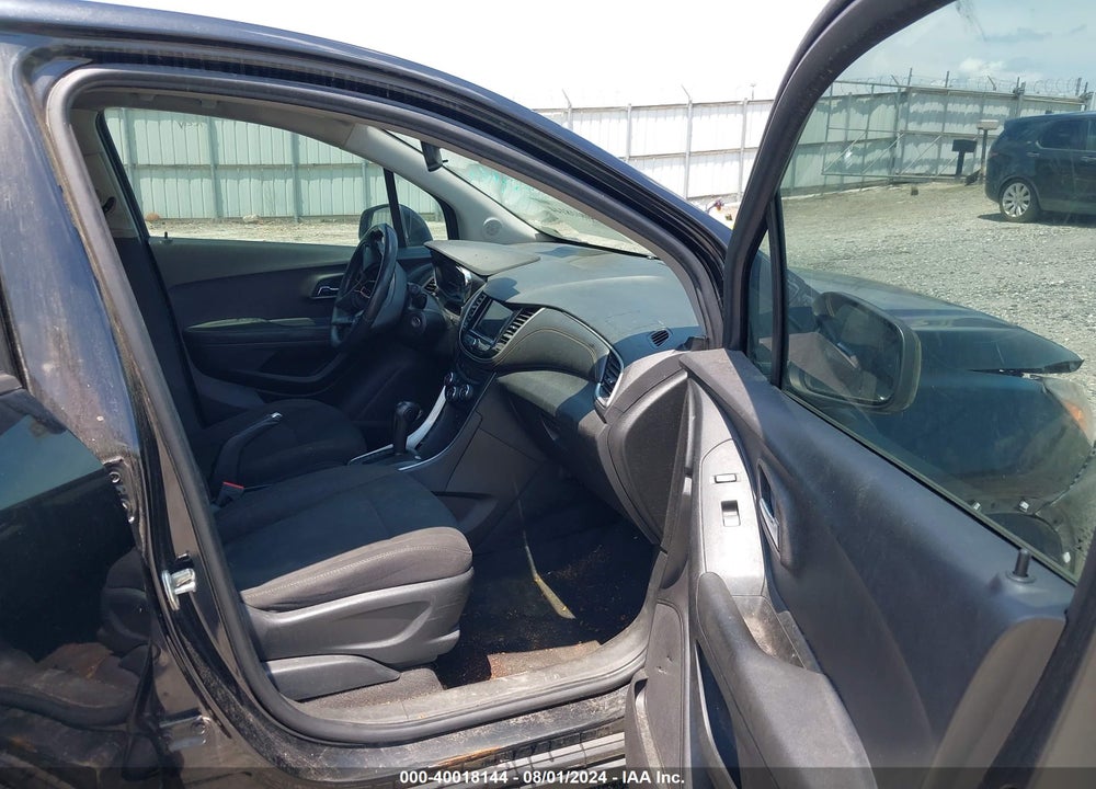 2018 CHEVROLET TRAX LS VIN: 3GNCJKSB2JL386470