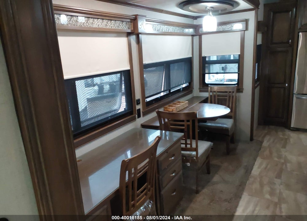 2018 FOREST RIVER RIVERSTONE 39RKFB VIN: 4X4FRSR23J5000489