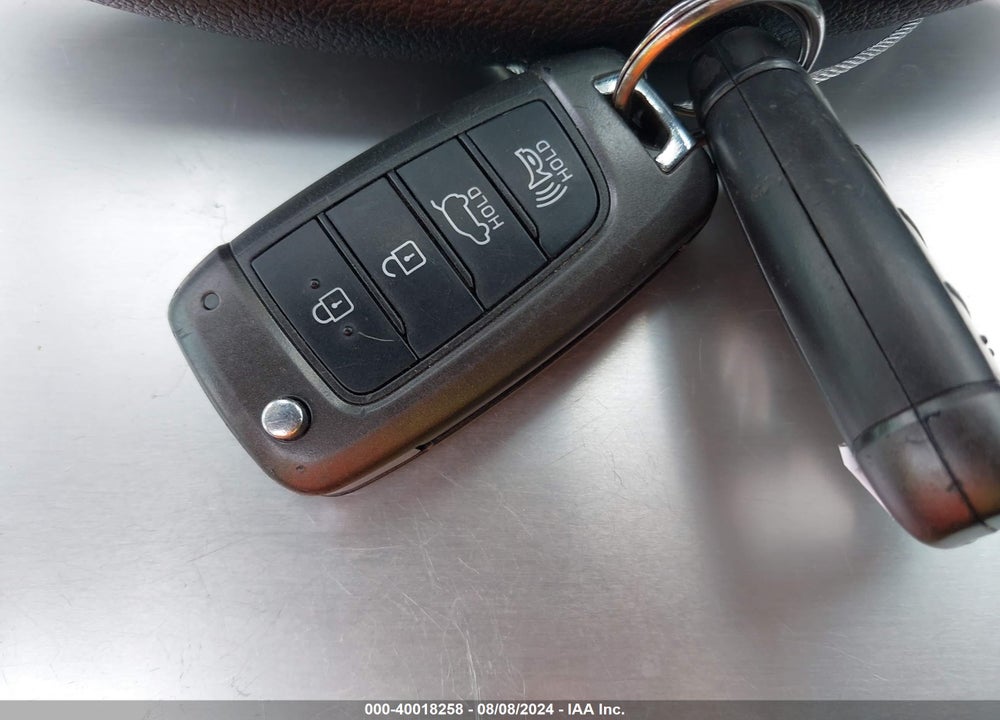 2019 HYUNDAI SANTA FE SE VIN: 5NMS2CADXKH034049
