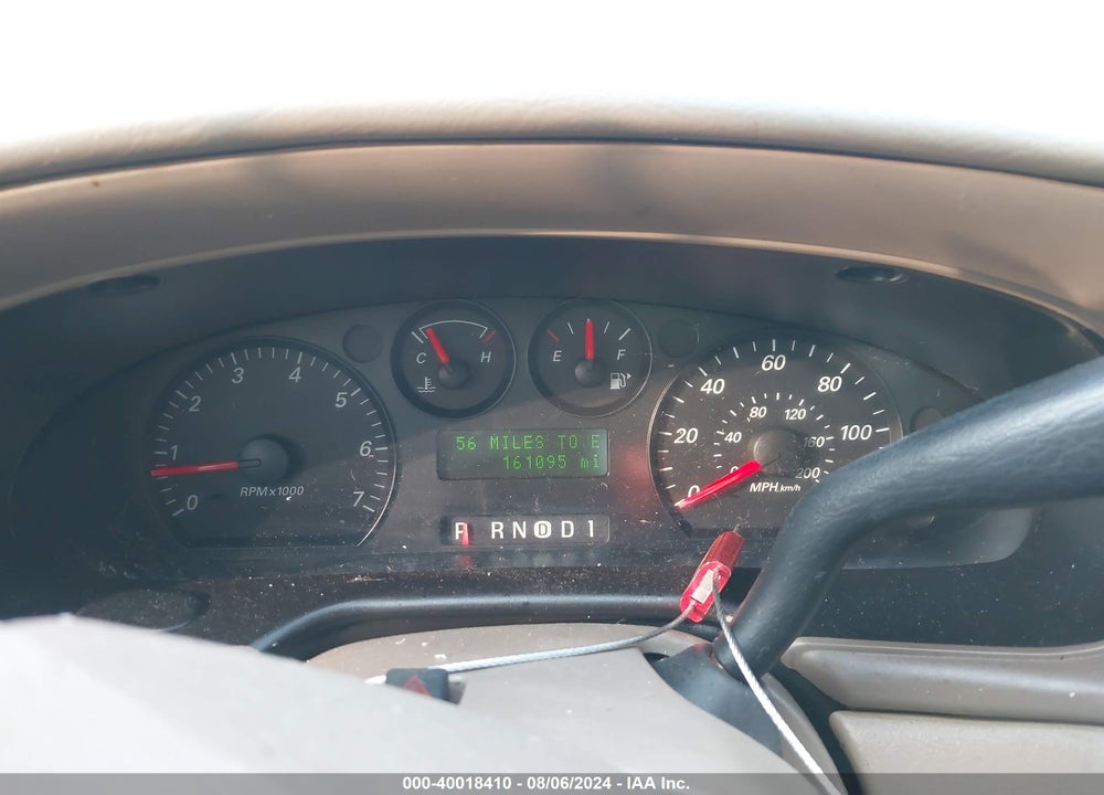 2004 FORD TAURUS SES VIN: 1FAFP55224G181599