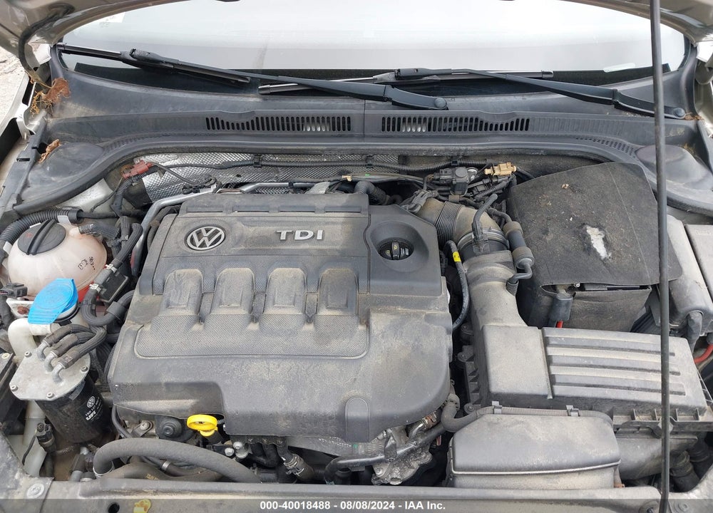2015 VOLKSWAGEN JETTA 2.0L TDI SEL VIN: 3VWLA7AJ3FM203039
