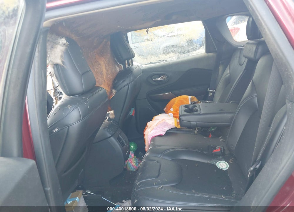 2019 CHEROKEE JEEP  LATITUDE PLUS FWD VIN: 1C4PJLLB9KD312808