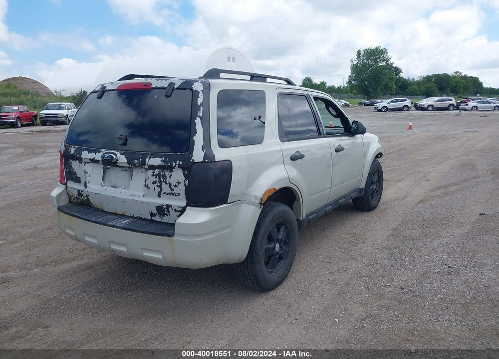2009 FORD ESCAPE XLT VIN: 1FMCU93G59KA82027