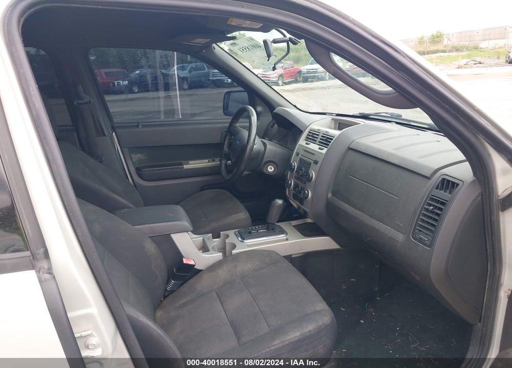 2009 FORD ESCAPE XLT VIN: 1FMCU93G59KA82027