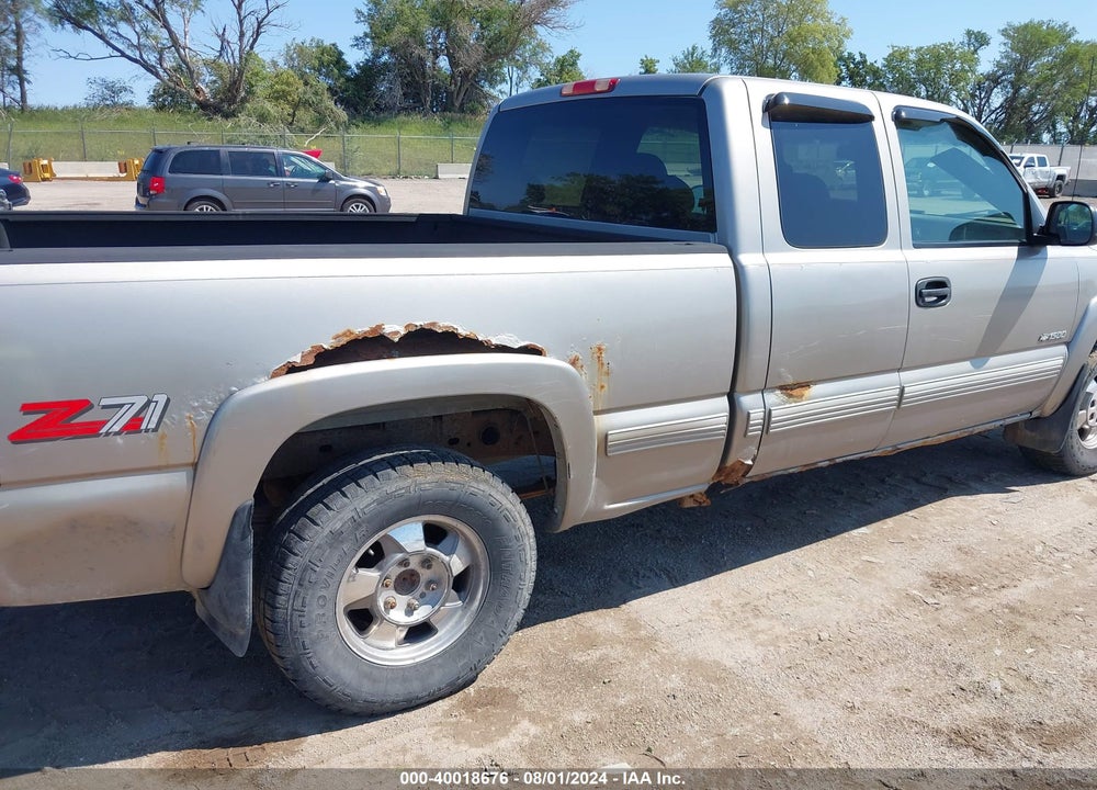 2000 CHEVROLET SILVERADO 1500 LT VIN: 2GCEK19T5Y1182863