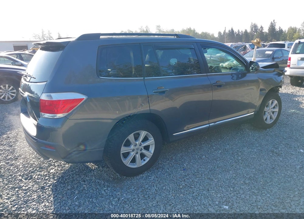2013 TOYOTA HIGHLANDER SE V6 VIN: 5TDBK3EH8DS240273