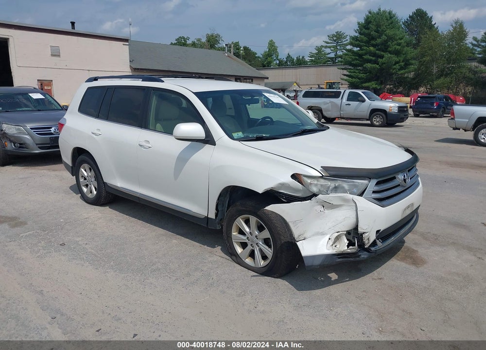 2011 TOYOTA HIGHLANDER BASE V6 VIN: 5TDBK3EH7BS042149