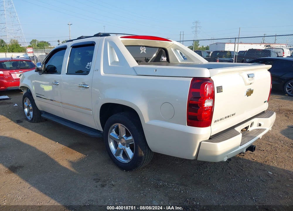 2011 CHEVROLET AVALANCHE 1500 LTZ VIN: 3GNTKGE3XBG392591