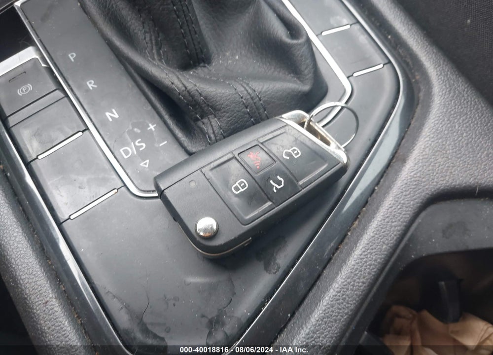 2019 VOLKSWAGEN TIGUAN 2.0T SE/2.0T SEL/2.0T SEL R-LINE/2.0T SEL R-LINE BLACK VIN: 3VV3B7AXXKM096300