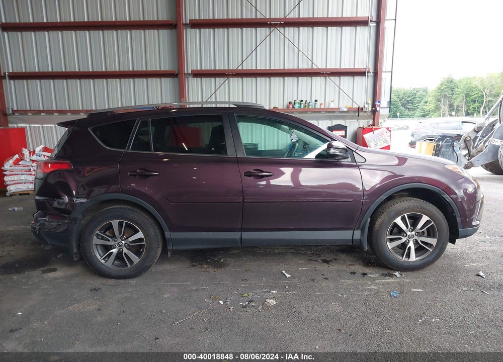 2018 TOYOTA RAV4 XLE VIN: 2T3RFREV5JW842795