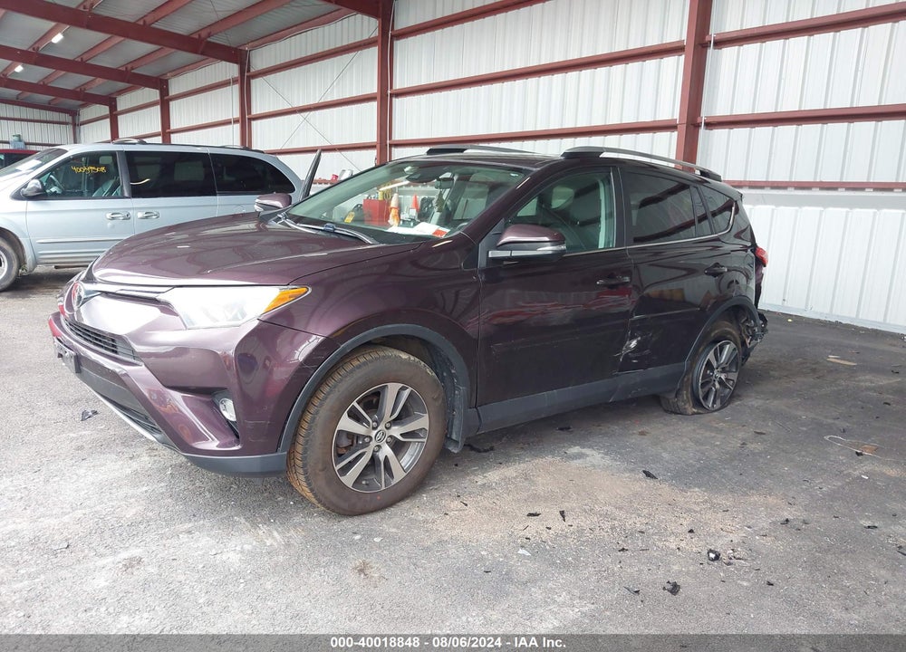 2018 TOYOTA RAV4 XLE VIN: 2T3RFREV5JW842795
