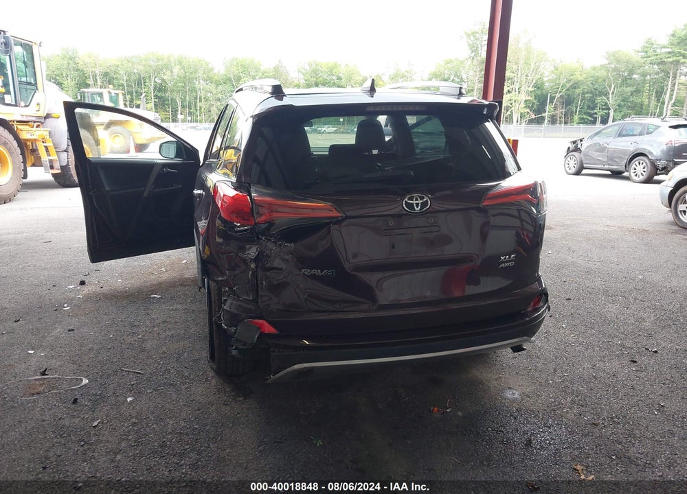 2018 TOYOTA RAV4 XLE VIN: 2T3RFREV5JW842795
