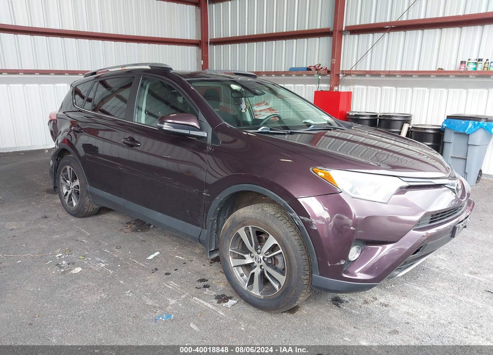 2018 TOYOTA RAV4 XLE VIN: 2T3RFREV5JW842795