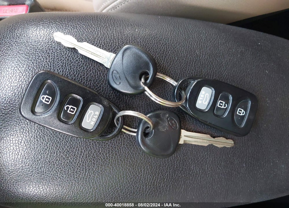 2013 HYUNDAI ELANTRA GLS VIN: 5NPDH4AE7DH335647