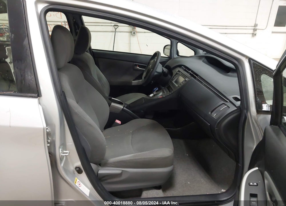2013 TOYOTA PRIUS TWO VIN: JTDKN3DU5D5578080
