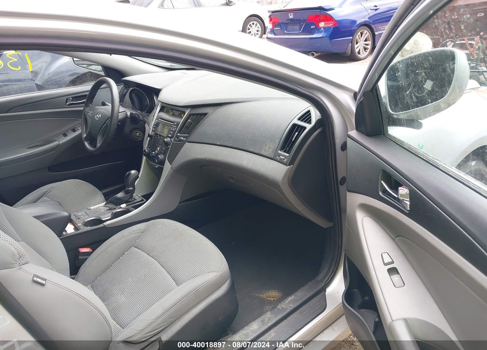 2013 HYUNDAI SONATA VIN: 5NPEB4AC9DH802670