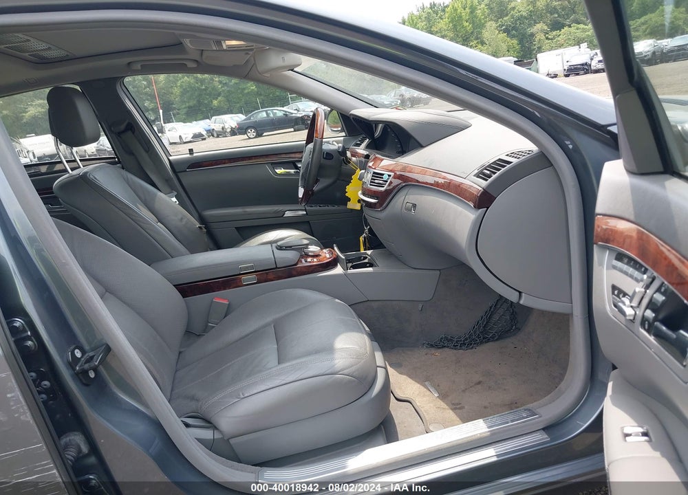 2008 MERCEDES-BENZ S 550 4MATIC VIN: WDDNG86X78A173255