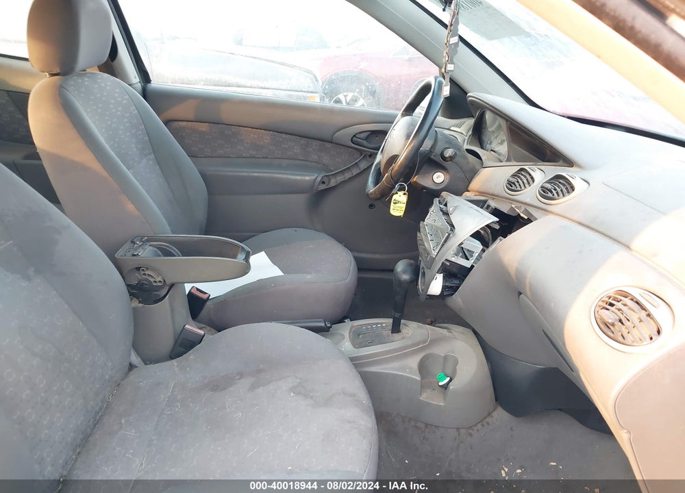 2003 FORD FOCUS ZX3 VIN: 3FAHP31313R120084
