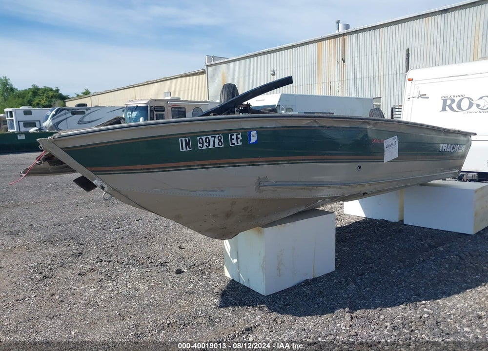 1998 TRACKER MARINE OTHER VIN: BUJ97561D898