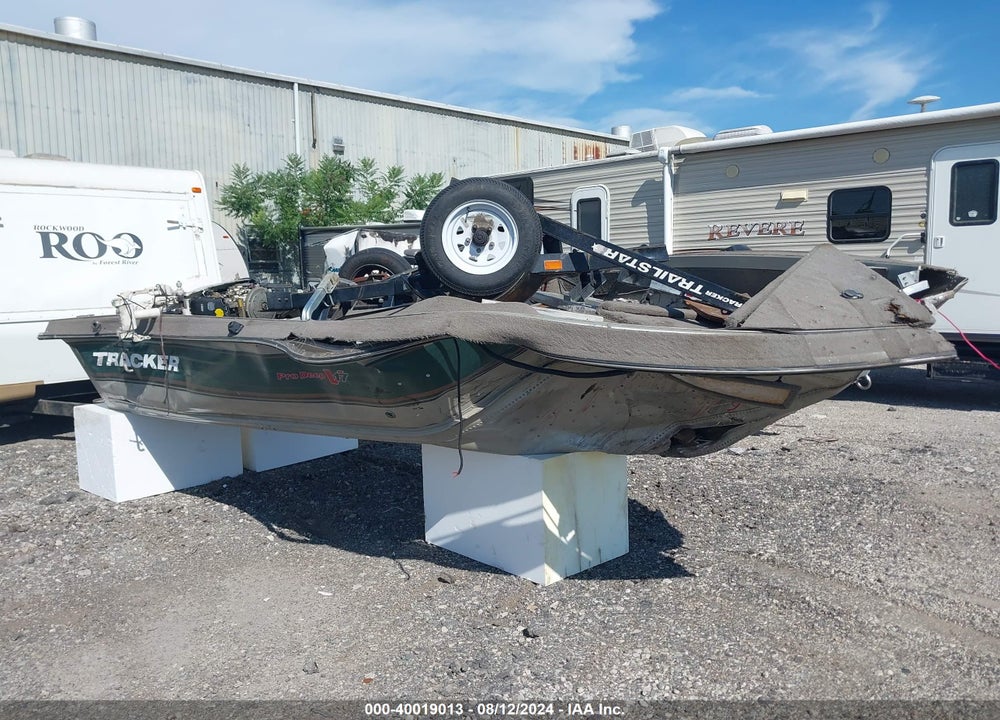 1998 TRACKER MARINE OTHER VIN: BUJ97561D898