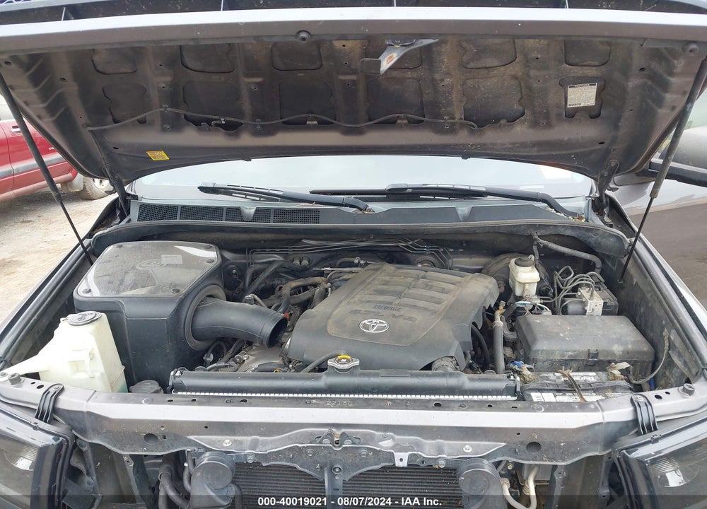 2011 TOYOTA TUNDRA GRADE 5.7L V8 VIN: 5TFDW5F19BX209244