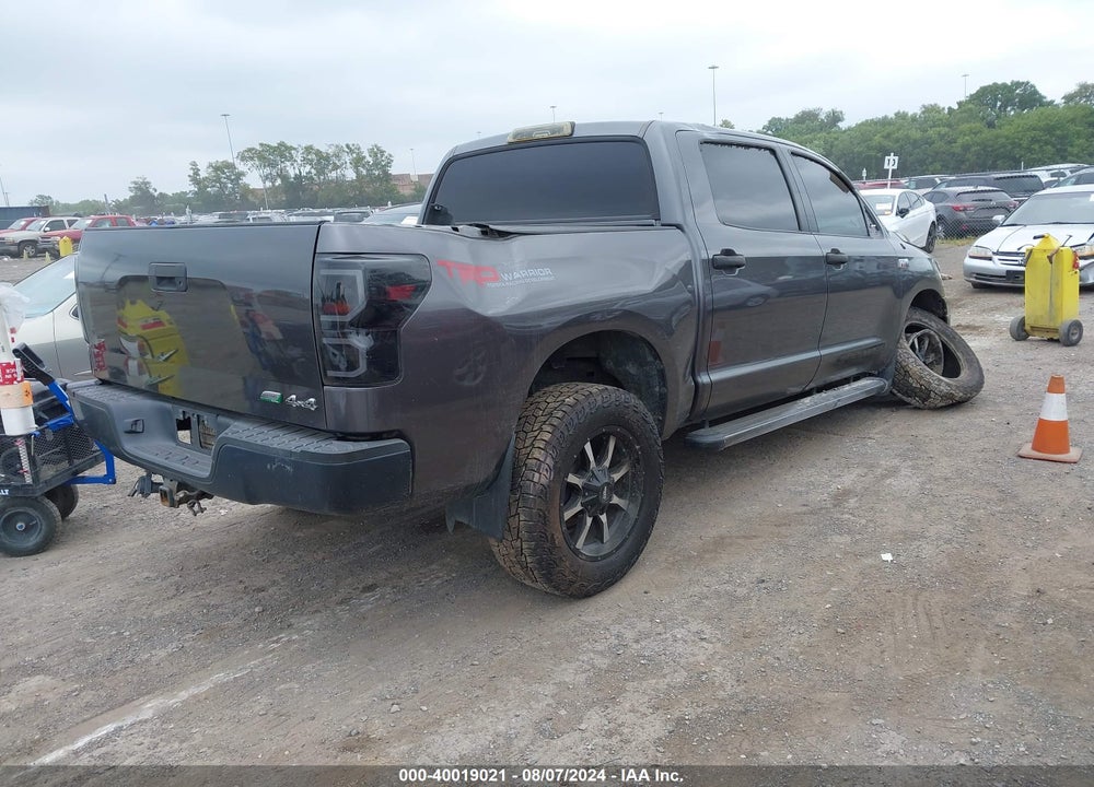 2011 TOYOTA TUNDRA GRADE 5.7L V8 VIN: 5TFDW5F19BX209244