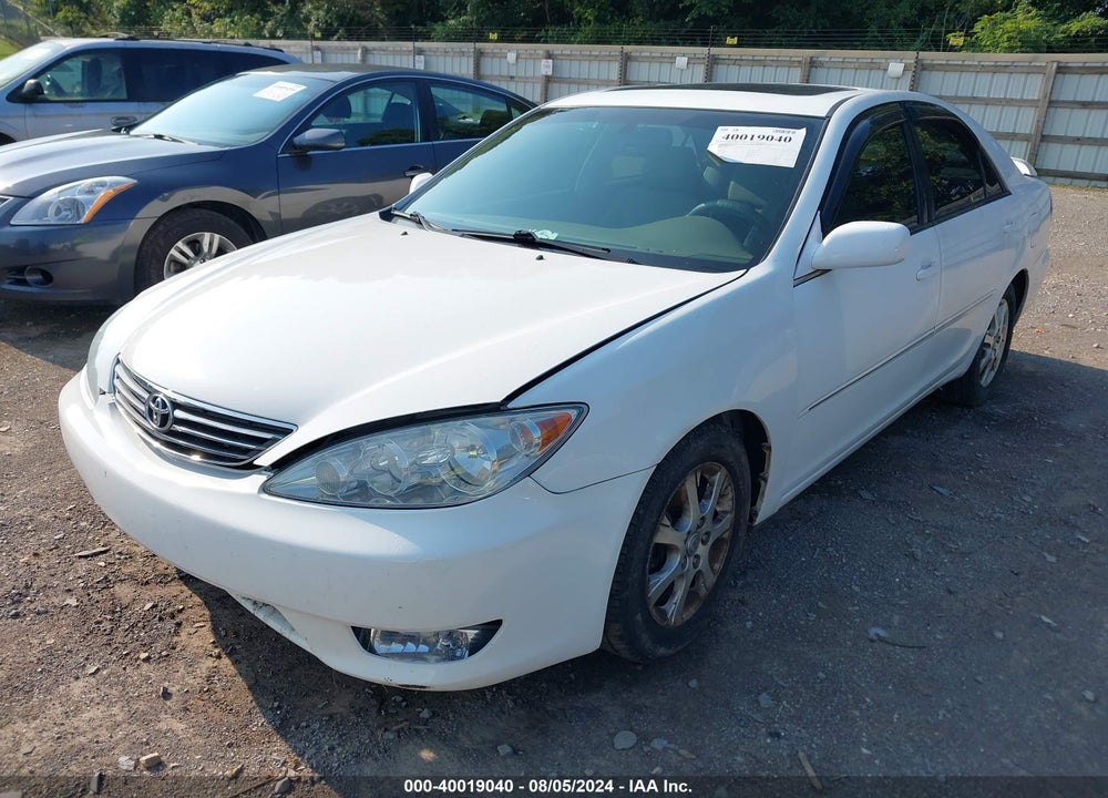2005 TOYOTA CAMRY XLE VIN: 4T1BE32K25U581152