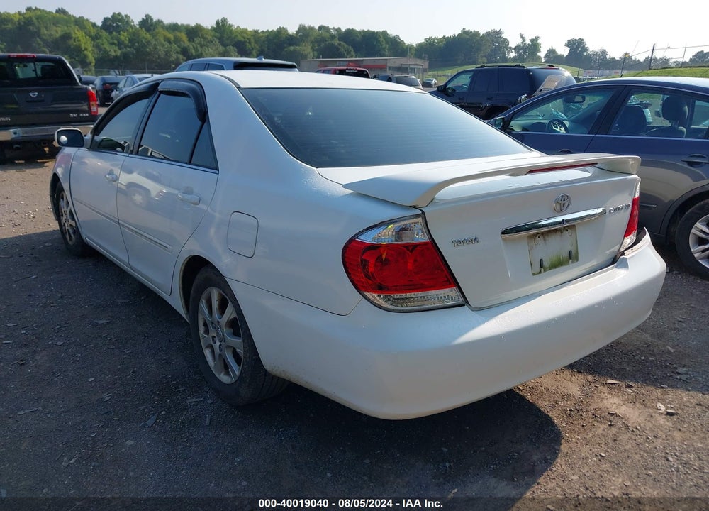 2005 TOYOTA CAMRY XLE VIN: 4T1BE32K25U581152