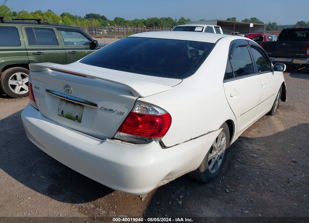 2005 TOYOTA CAMRY XLE VIN: 4T1BE32K25U581152