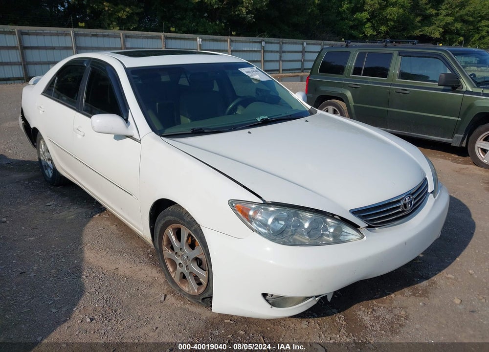 2005 TOYOTA CAMRY XLE VIN: 4T1BE32K25U581152