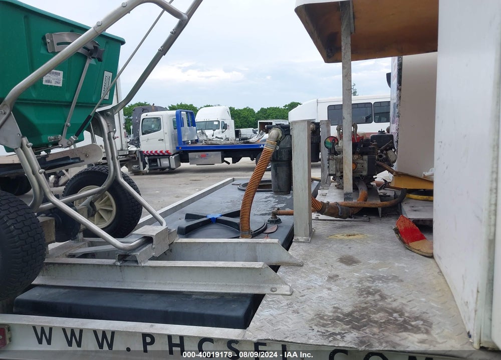 2014 ISUZU NPR GAS REG VIN: 54DC4W1B9ES805555