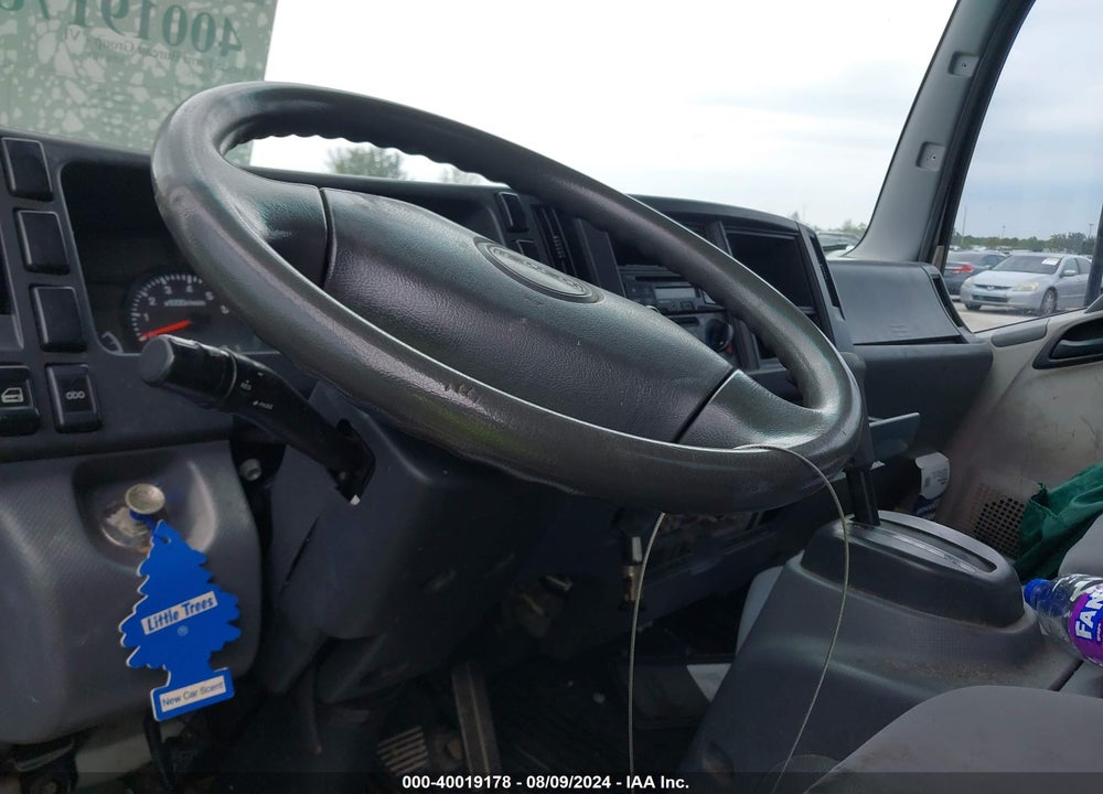 2014 ISUZU NPR GAS REG VIN: 54DC4W1B9ES805555