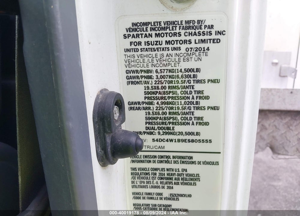 2014 ISUZU NPR GAS REG VIN: 54DC4W1B9ES805555